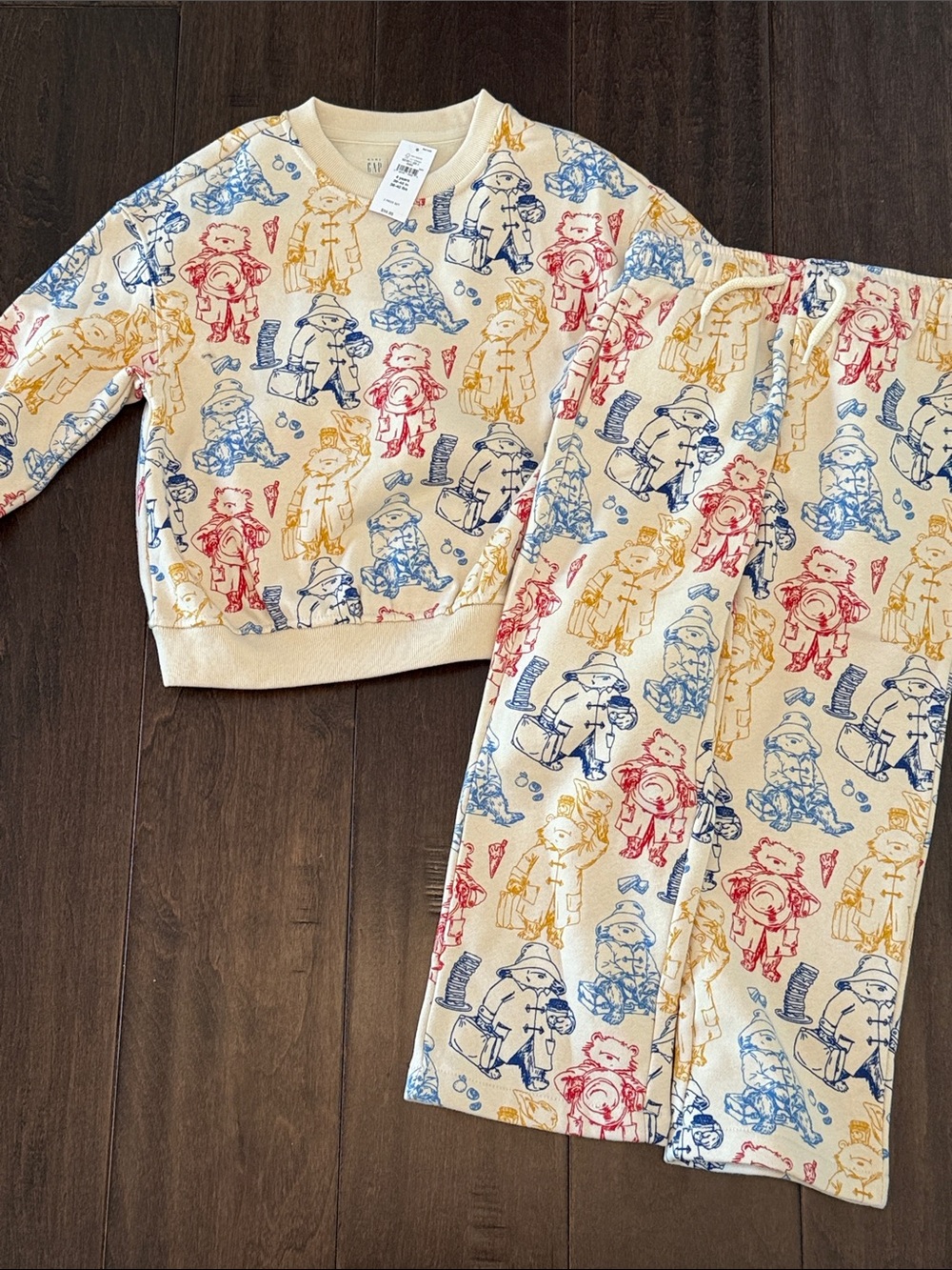 GAP Gender Neutral Rare Paddington Bear Print Two Piece Sweatsuit outfit